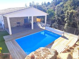 Villa Leku Lucia 8 pers piscine chauffée 15 min plage en voiture，位于韦基奥圣露西港口的度假屋