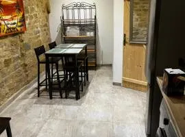 APPARTEMENT CAROMB proche Mont VENTOUX avec clim