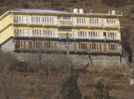 Chamunda Hotel And Restaurant，位于Tisa的酒店