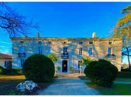 Castel de l’hoste，位于圣博泽伊的酒店