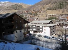 studio moderne avec coin montagne la vallée blanche 2 La Foux d Allos，位于拉富的酒店