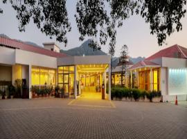 Timber Trail Base Resort - At the Foothills of Adventure，位于Parwanoo的酒店