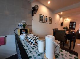 Arena Guesthouse Kuching near Kuching Airport with fully aircond and free WiFi，位于古晋的酒店
