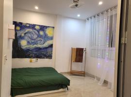 BA CON ECH Home and Stay- No 28 lane 259 Nguyen Duc Canh，位于海防的酒店