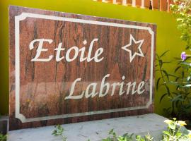 Etoile Labrine Guest House，位于拉迪格岛的旅馆