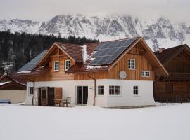 Chalet - Apartment - Mit Liebe dekoriert，位于Öblarn的酒店