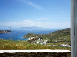 Serifos cozy home with a view