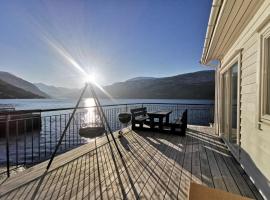 Stryn Fjord Lodge Faleide 130，位于史特林的海滩短租房