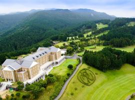 Yugashima Golf Club & Hotel Resort，位于伊豆的酒店