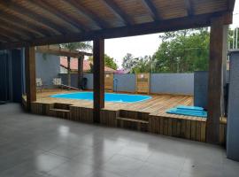 Casa confortável com piscina，位于特拉曼达伊的度假屋