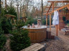 ZEN-Bungalow NO 3 met sauna en hottub，位于Rheezerveen的乡村别墅