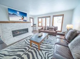 Quicksilver 1605 by SummitCove Lodging