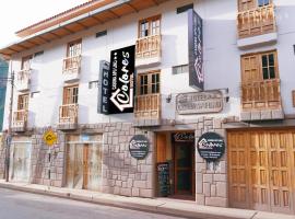 Colores Hotel Apu-Linli，位于皮萨克的酒店