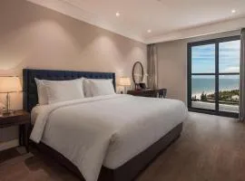 Luxury Apartment in Sheraton Building with Ocean View