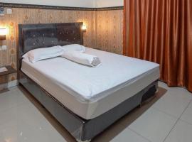 Homestay Singgasana Mitra RedDoorz，位于Girian的酒店