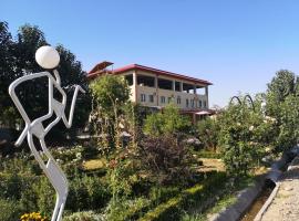 Uzumfermer Hotel & Winery，位于塔什干的酒店