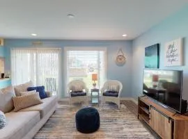 AH-A100 First Floor Condo, Newly Remodeled, Overlooks Shared Pool