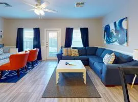 BC508 Townhome with Beach Inspired Decor, Heated Pool with Water Slide
