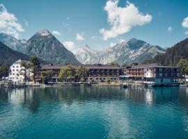 Travel Charme Fürstenhaus am Achensee，位于佩尔蒂绍的Spa酒店