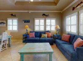 SFH201 Newly Renovated Ground Floor Townhome, Shared Pool, Near Beach