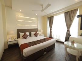 Hotel Picasso Prive Naraina Delhi - Couple Friendly Local IDs Accepted，位于新德里德里坎登门火车站附近的酒店
