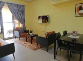Cheerful 2-bedroom Apartment with free parking