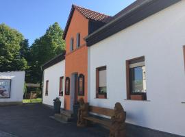 Pension Zum alten Gasthaus Hänsel，位于Krauschwitz的酒店