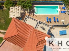 Villa Xenia in Karavados village, private Pool, Barbecue, Top view!，位于卡拉瓦杜斯的酒店