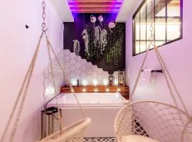 SWEET LEONE JACUZZI PLACE TERREAUX
