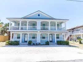 Avery's Ocean Breeze, 6 Bedrooms, Sleeps 12, Pet Friendly, Ocean View