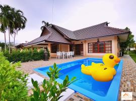 Sand-D House Pool Villa C18 at Rock Garden Beach Resort Rayong，位于梅尔皮姆的酒店