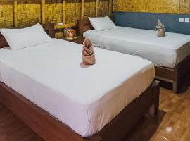 Villa Bambu Rinjani & Restaurant Mitra RedDoorz，位于森纳儒的酒店