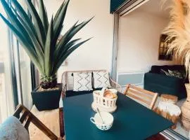 La Méditerranée Appartement au coeur du Village 50 m de la plage