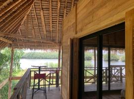Natura luxury camp，位于Ouidah的海滩短租房