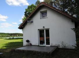 Holiday home in Szczecin for 6 persons at the lake，位于什切青的酒店