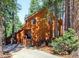 优胜美地美景度假屋，位于西优胜美地Yosemite Arch Rock Entrance附近的酒店