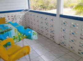 Appartement charmant à Capesterre-de-Marie-Galante, vue sur mer，位于Beauséjour的酒店