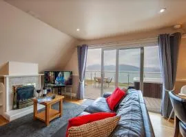 Loch Linnhe Waterfront Lodges with Hot Tubs