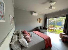 5 suítes Búzios frente Mar ! Piscina , casa NOVA，位于布希奥斯的酒店