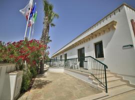 Residence Cala Verde，位于玛丽娜迪曼卡维萨的公寓式酒店