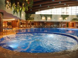 Hotel Zlatibor，位于兹拉蒂博尔的带按摩浴缸的酒店
