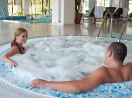 Septimia Hotels & Spa Resort，位于奥多尔黑塞库耶斯克的带泳池的酒店