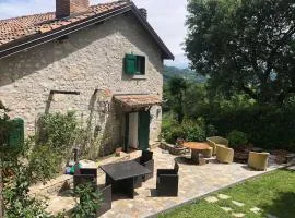 “SPArisio” CASA IN SASSO CON PISCINA E CAMPO DA TENNIS