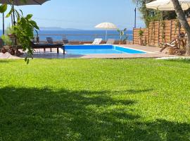 Seascape luxury villas，位于阿基亚码头的度假屋