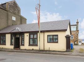 Annielea is a cosy 3 bed Cottage in Helensburgh，位于海伦斯堡的酒店