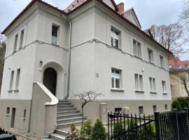 Pokoje Gościnne Piątka，位于索波特的酒店