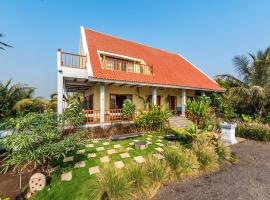 SaffronStays Happy Fields, Pune - luxury farmstay with farm to table food，位于浦那的酒店