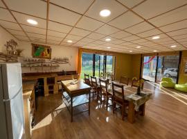 Holiday home on farm (La Ferme du Tao)，位于Beaugies-sous-Bois的酒店