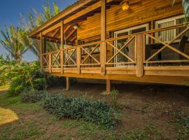 Relaxing Tropical Cabin，位于罗阿坦的乡村别墅