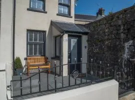 Hawtree Cottage - 2 Bedroom Cottage - Tenby